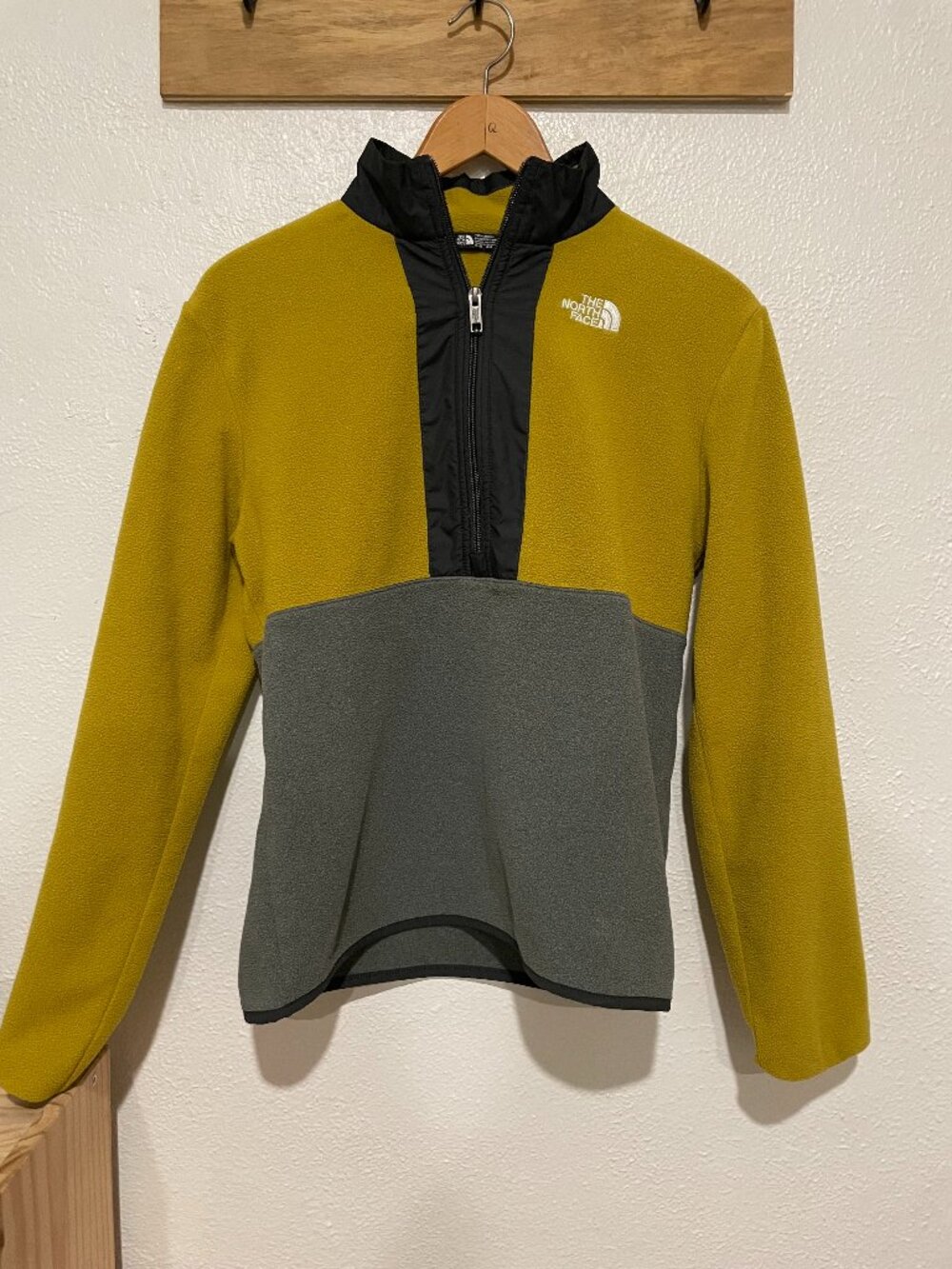 The North Face Teen XL 14/16 Quarter Zip Fleece Pullover Mustard Gray Black